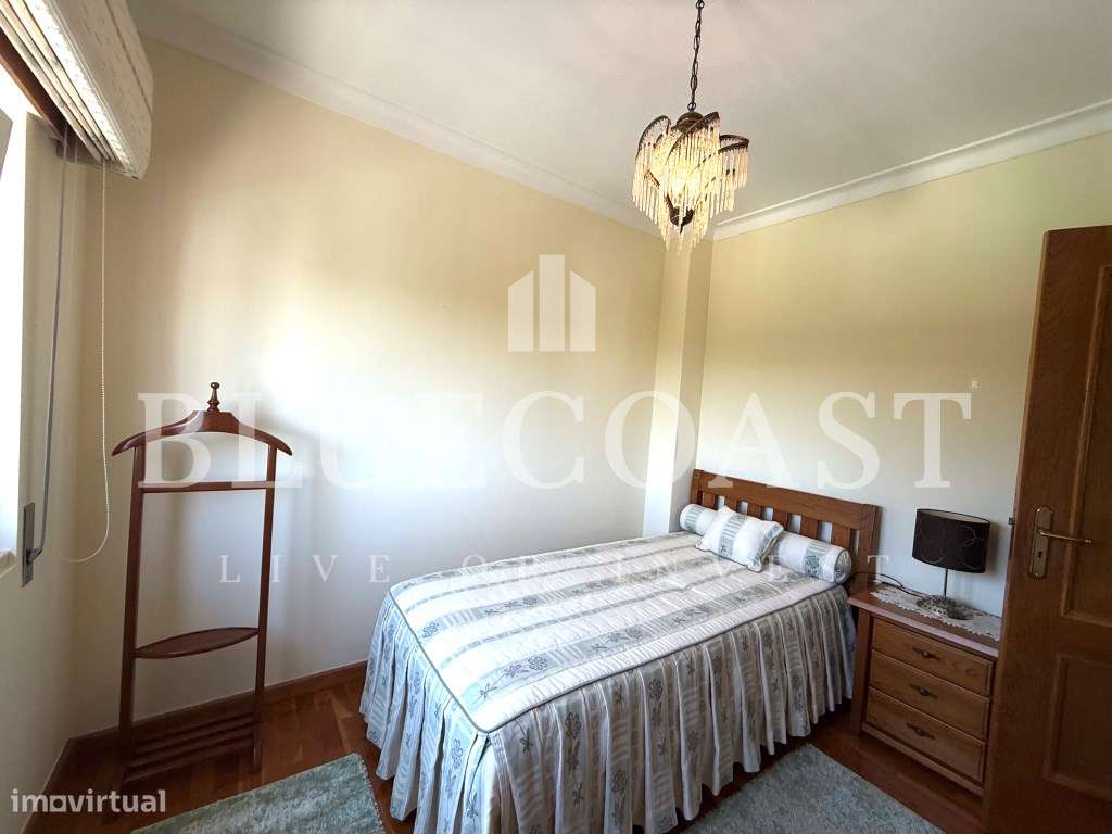 Moradia V4 com 3 Pisos - Espaço e Conforto-36