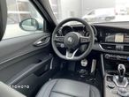 Alfa Romeo Giulia 2.0 Turbo TI Q4 - 12