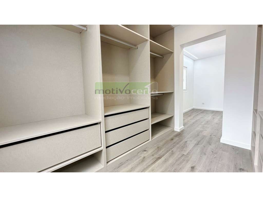 Possibilidade de PERMUTA - Moradia Isolada T4 no Cacém, Sintra. Aca...-20