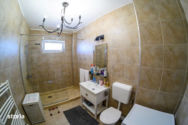 Apartament de trei camere la cheie!!-11