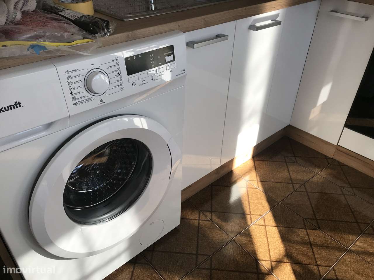 Apartamento T2 com varanda e cozinha equipada - Grande imagem: 3/14