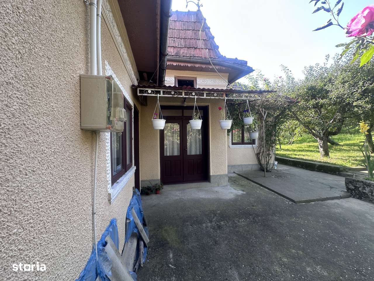 De vanzare: casa in inima unei superbe zone de deal, Valeni-Dambovita-2