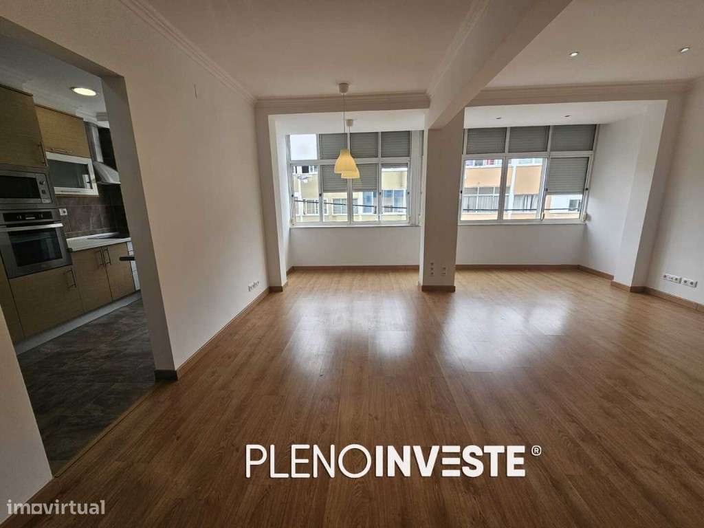 Apartamento T4 transformado em t3 na cova da piedade Almada-6
