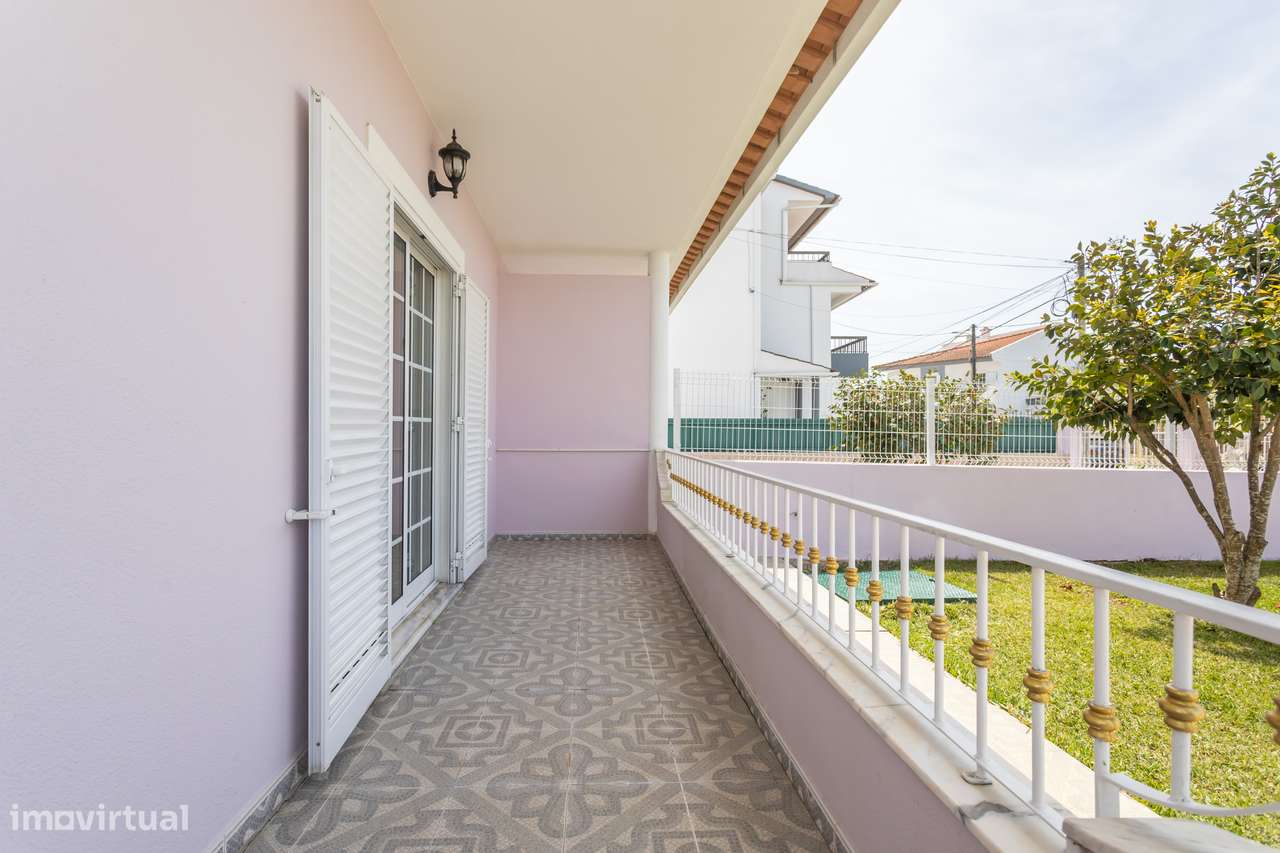 Moradia de 6 assoalhadas em lote de 500 m2-38