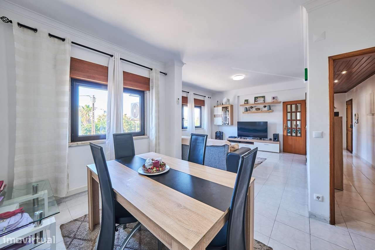 FEIJÓ - Apartamento T3 com Garagem e Arrecadação - Grande imagem: 5/27