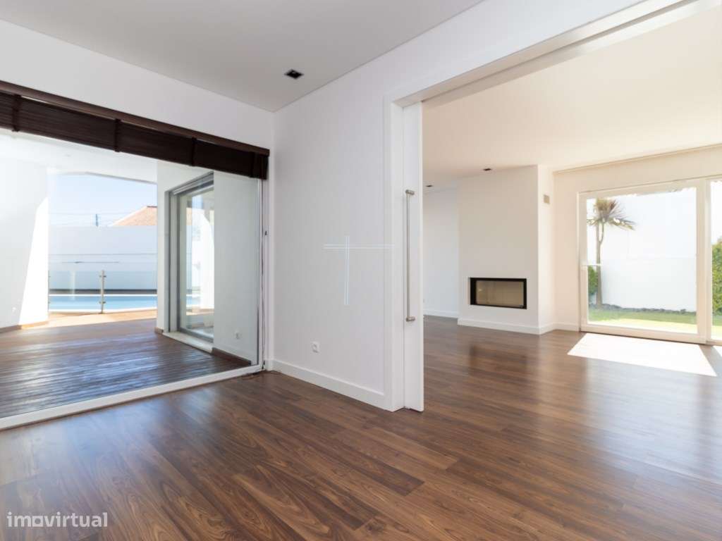 Moradia térrea com piscina salgada aquecida - Marisol-12