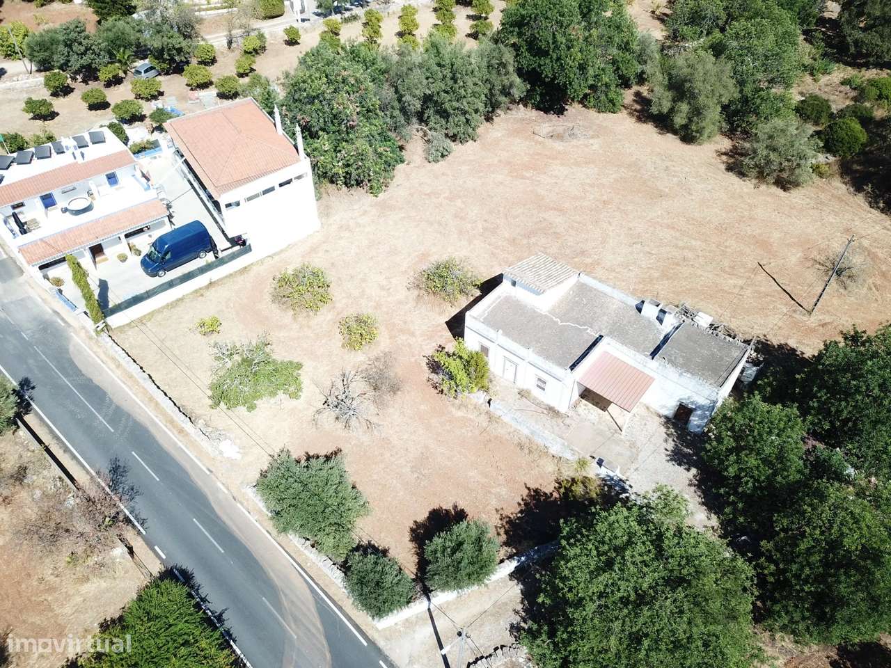 Casa independente com logradouro e terreno em Santa Barbada de Nexe, F - Grande imagem: 3/27