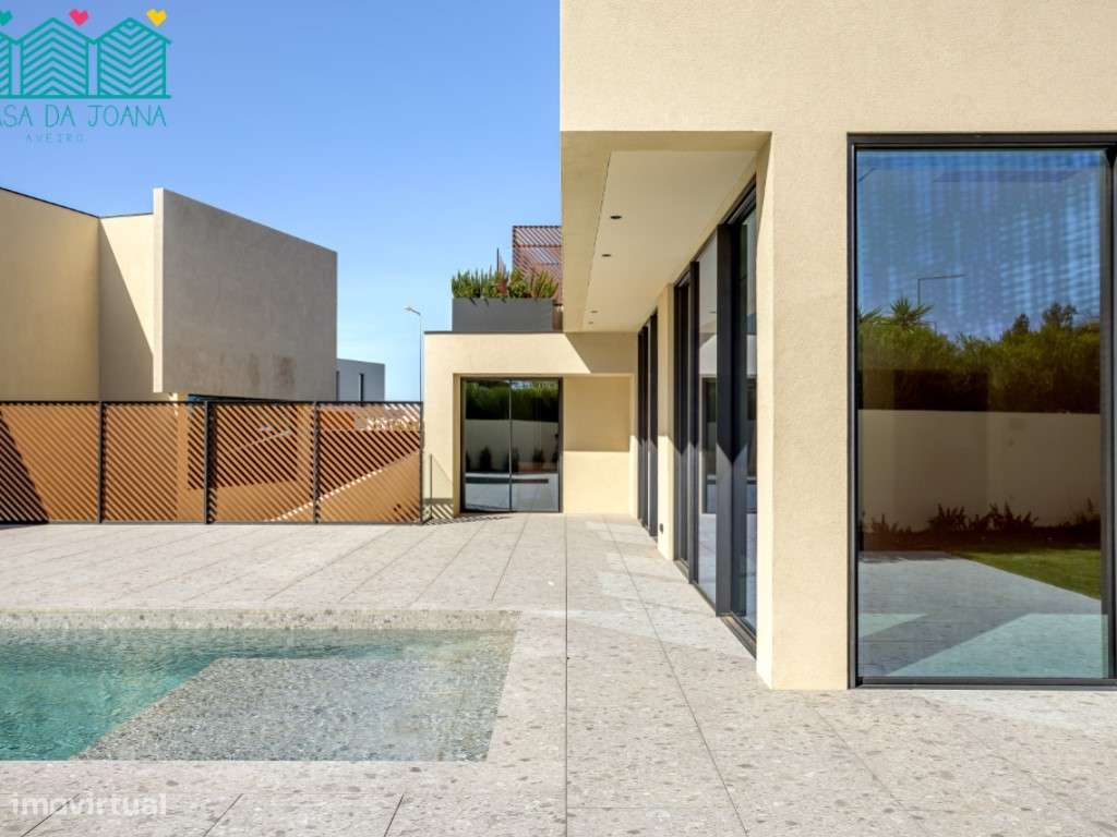 Moradia T5+1 com Piscina em Cascais-5