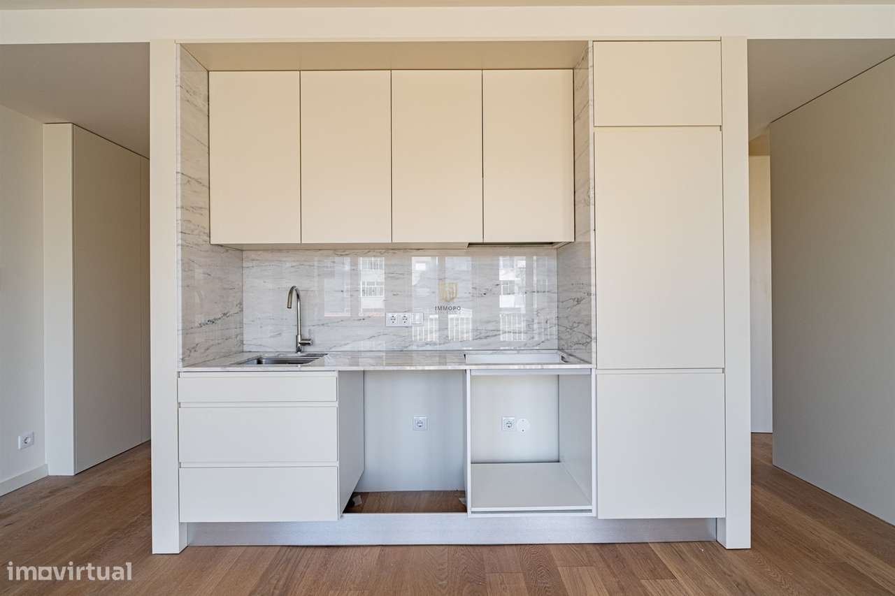 Apartamento T1 com varanda no centro do Porto-3