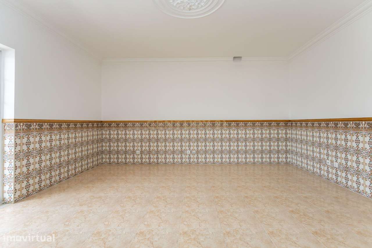 Moradia de 6 assoalhadas em lote de 500 m2-12