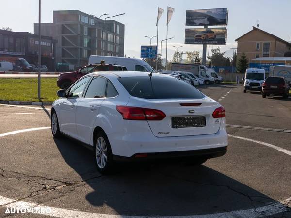 Ford Focus 1.5 TDCi Powershift Titanium - 5