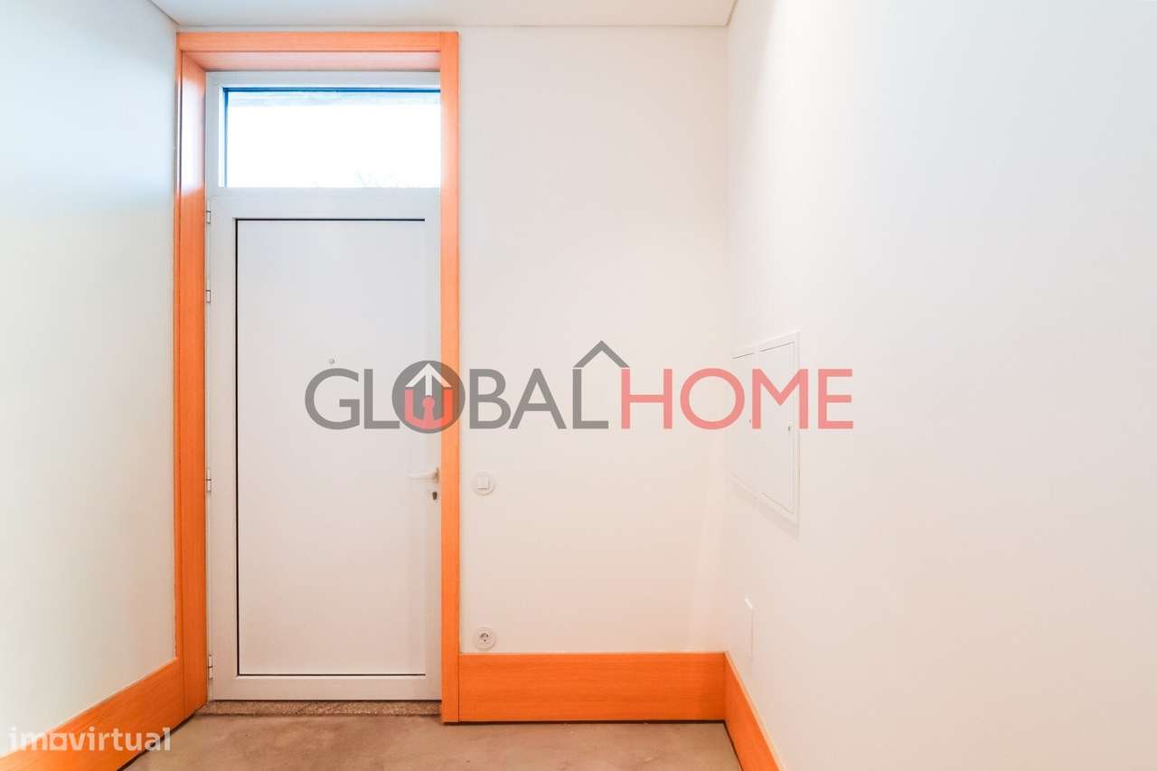 Apartamento T2 Renovado com Terraço em Fânzeres-23