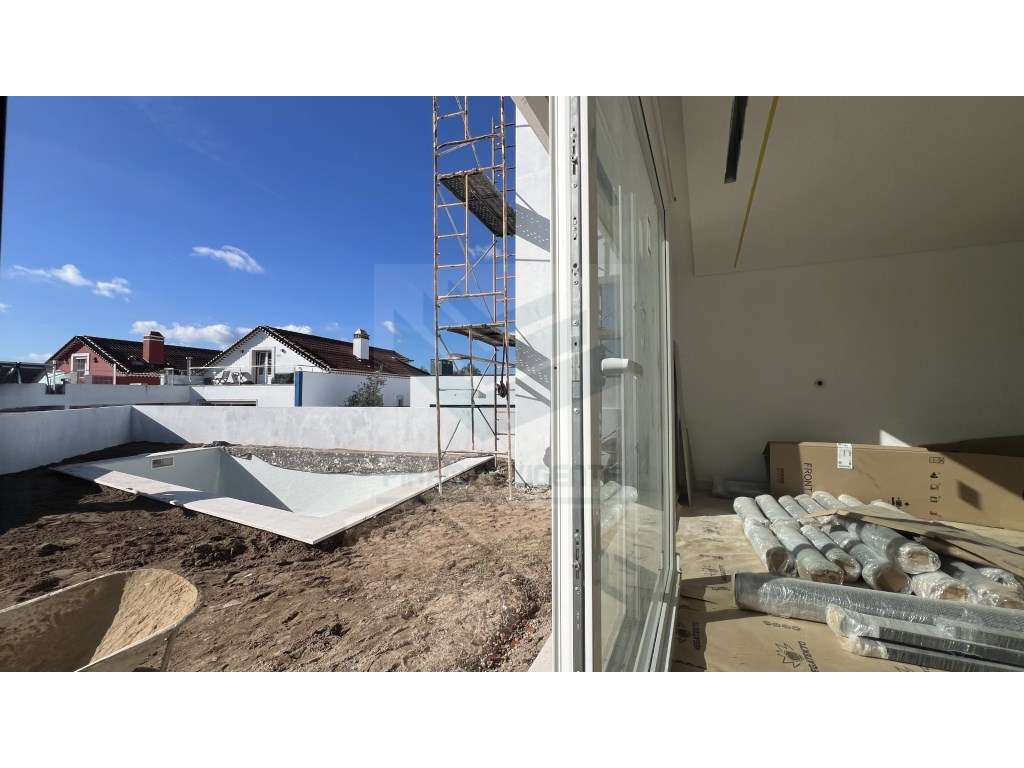 Moradia Isolada 4 Suítes, Piscina, Cave 43m2 - AZEITÃO-9