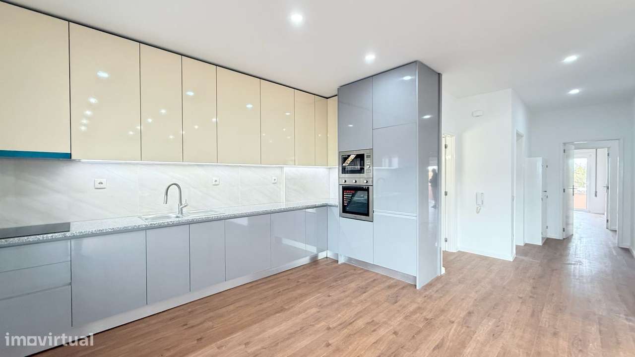 Apartamento T3 com garagem fechada em Águas Santas-17
