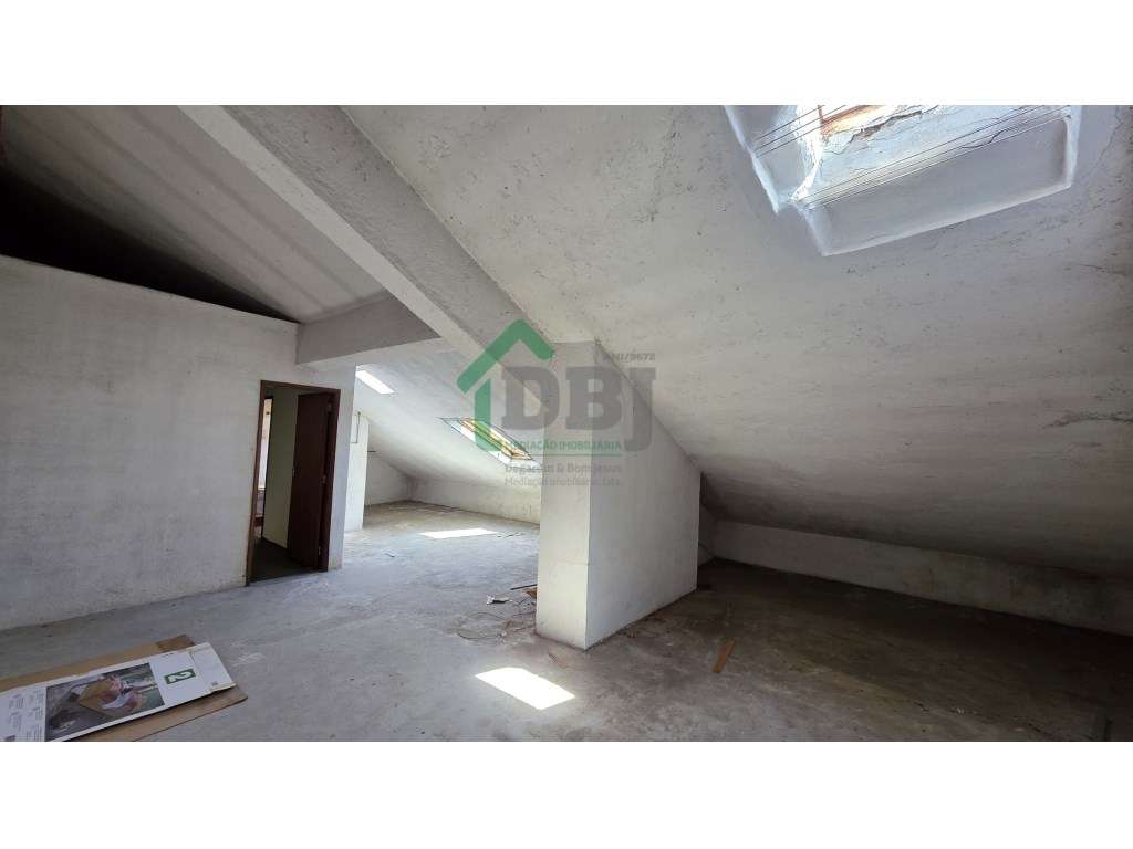 Nova Oportunidade! T5 Renovado no Centro da Covilhã-22