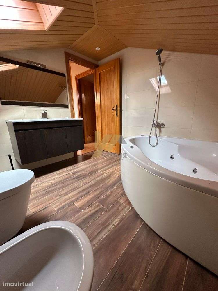Moradia T3+1 com possibilidade de piscina-22