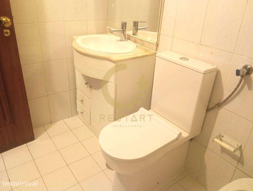 Apartamento T1 com Potencial de Modernização – Matosinhos-15