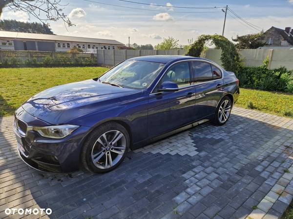 BMW Seria 3 330i Advantage sport - 2