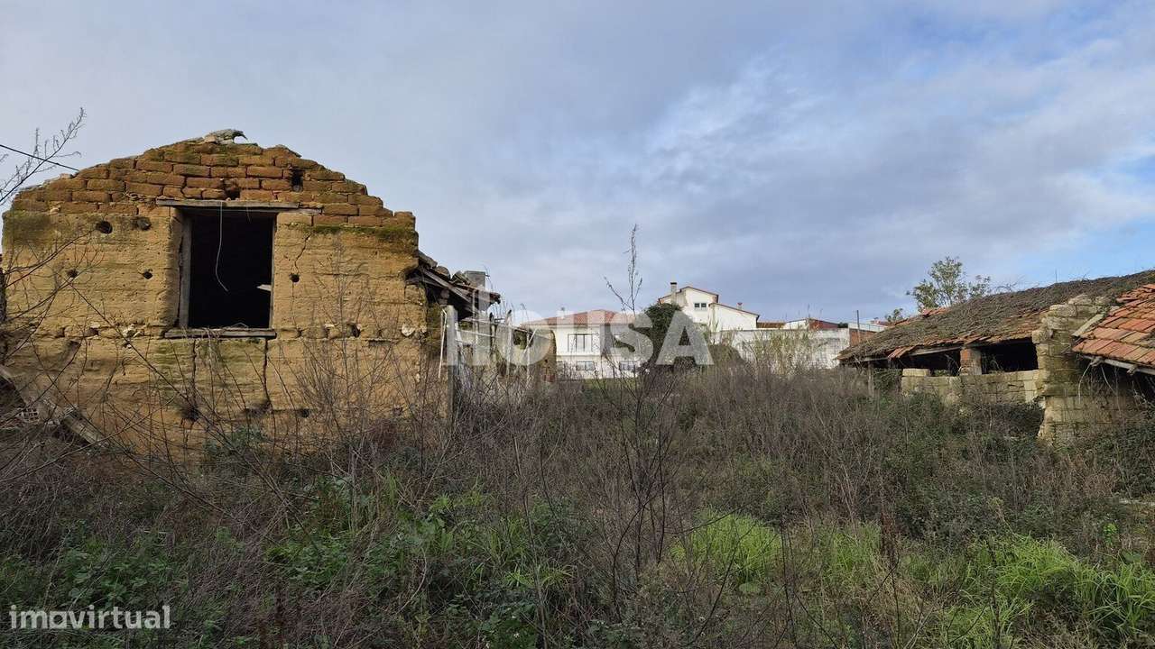 Terreno Urbano com 613m² | Possibilidade de Construção de 2 Moradia...-1
