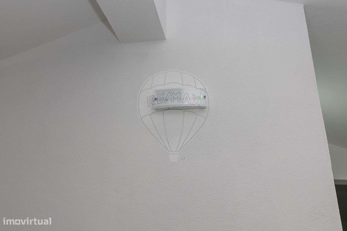 Moradia isolada T2+2 para venda na Quinta do Conde-35