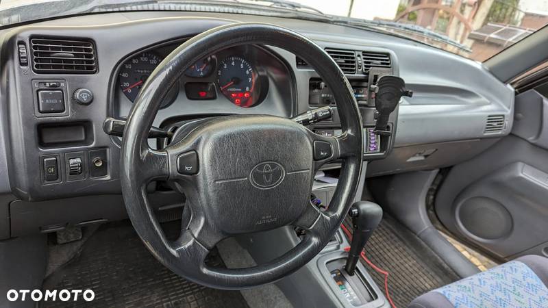 Toyota RAV4 2.0 - 14