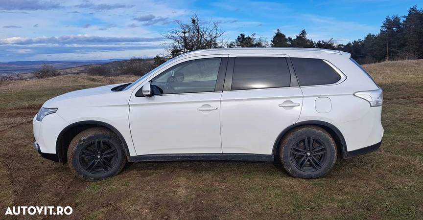 Mitsubishi Outlander 2.2 Litre DI-D AWD Intense Aut. - 3