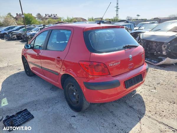 Dezmembram Peugeot 307, an 2007, 1.6 HDI 109 cp - 3