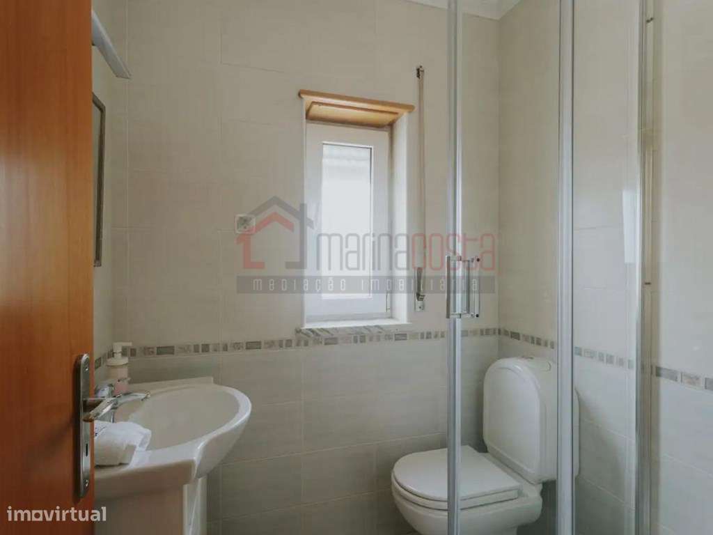 Moradia T3 com Garagem e Logradouro na Atouguia da Baleia-13