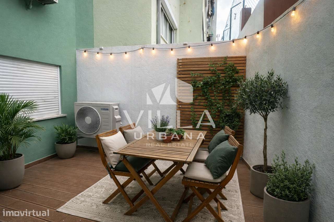 Apartamento T2 c/ Espaço Exterior localizado no Centro de Almada-20