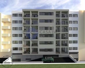 Apartamento T2 com varandas