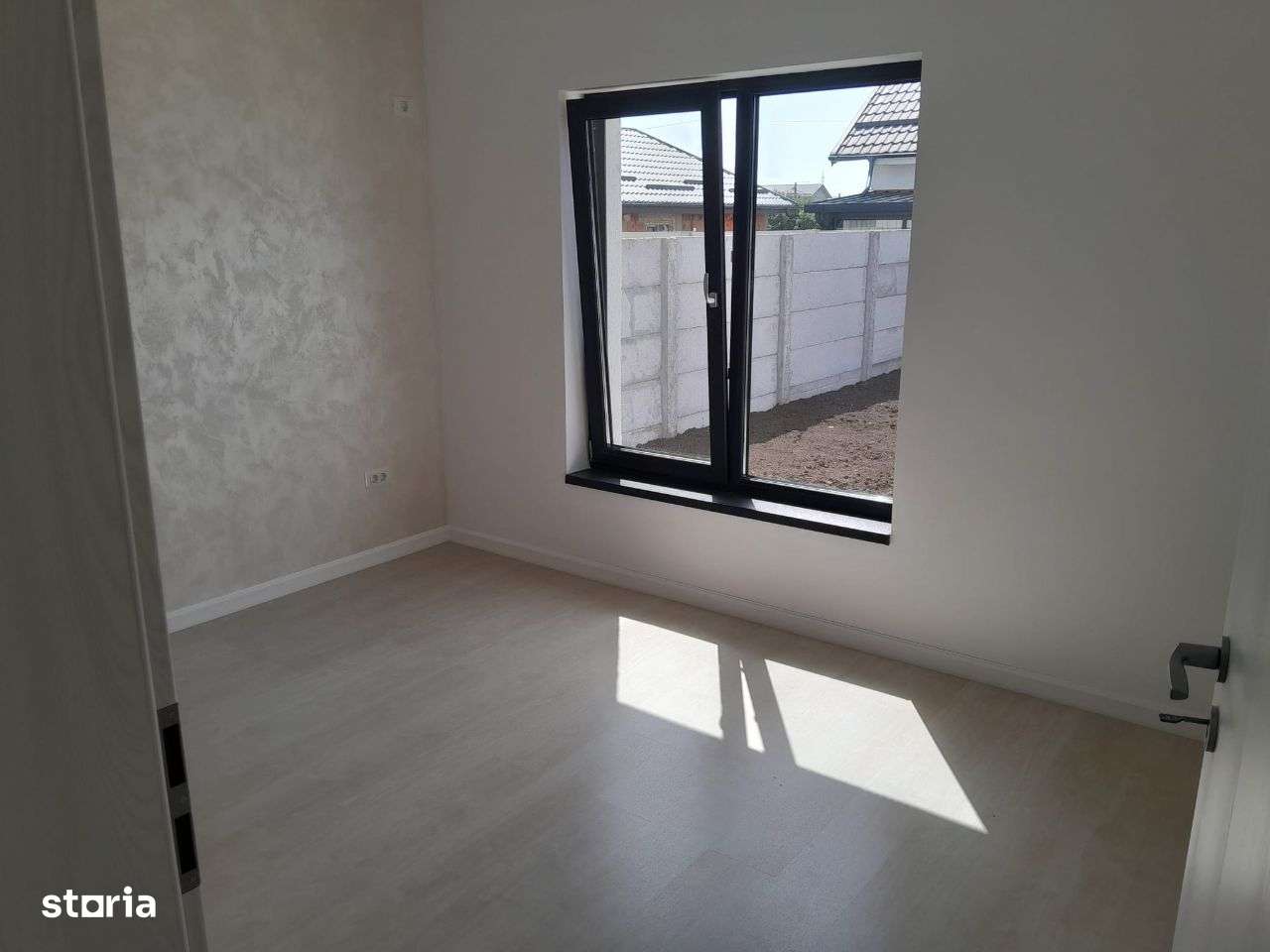 Casa individuala de vanzare in Comuna Berceni, aproape de Bucuresti - Imagine principală: 2/6