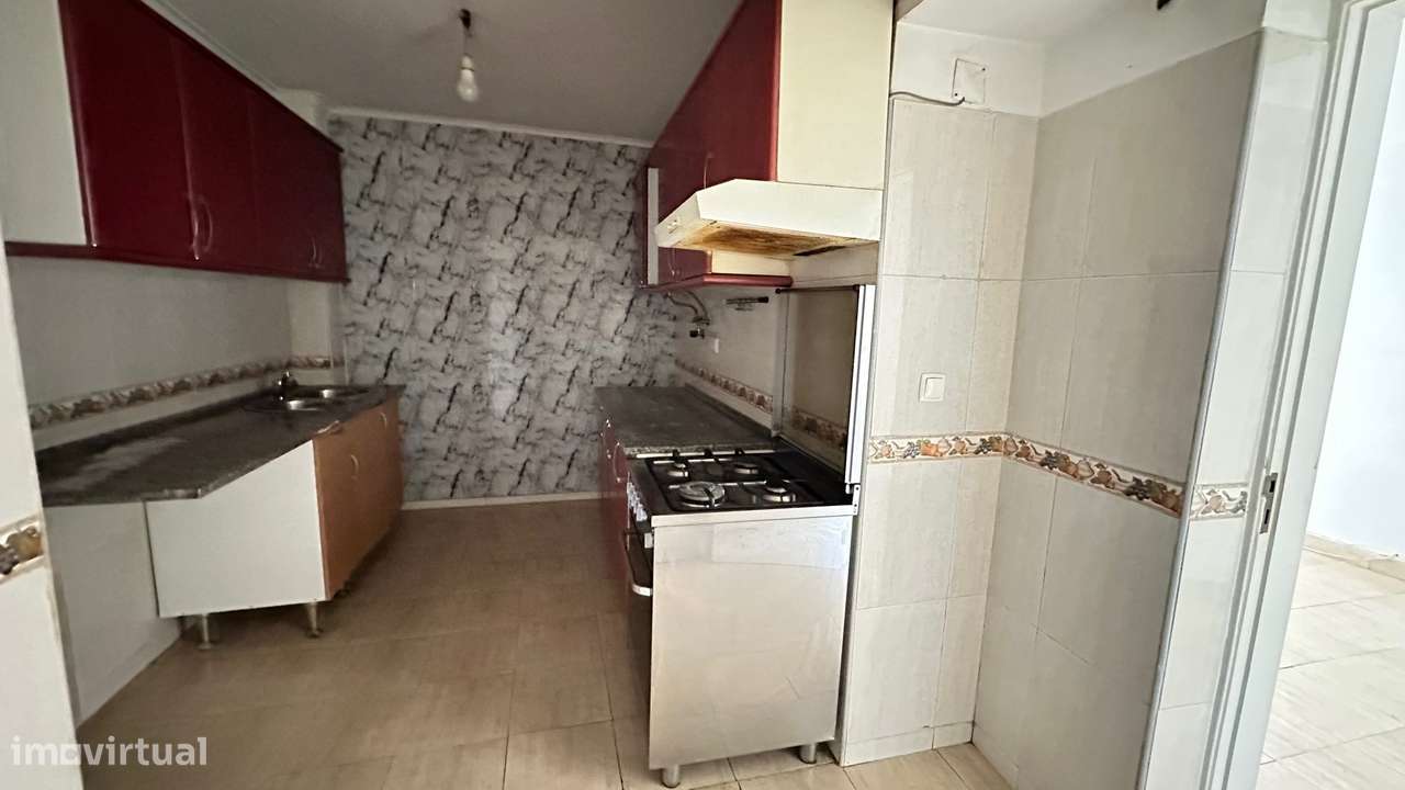 Apartamento T2 Transformado em T3 em Monte Abraão, Sintra - Grande imagem: 5/24