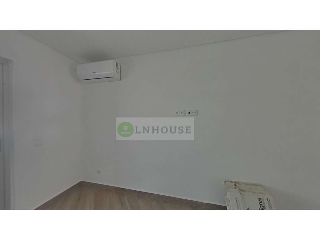 Apartamento de tipologia T1 novo a 250 m da praia de Monte Gordo.-36