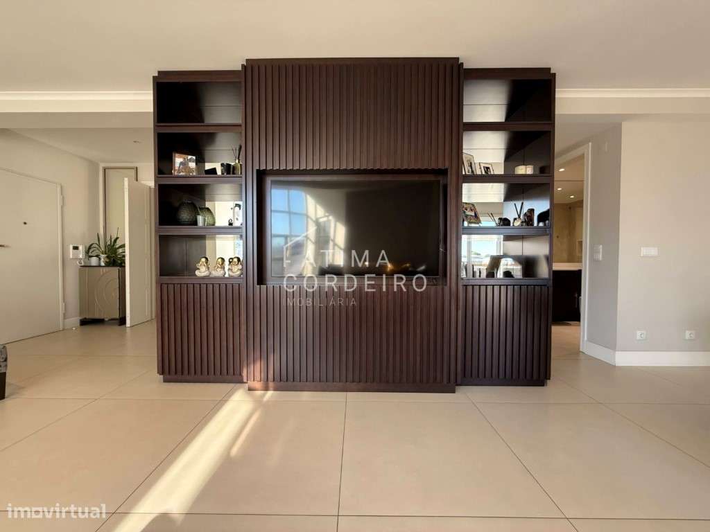 T2 com Garagem, remodelado há cerca de 4 anos - Grande imagem: 4/25