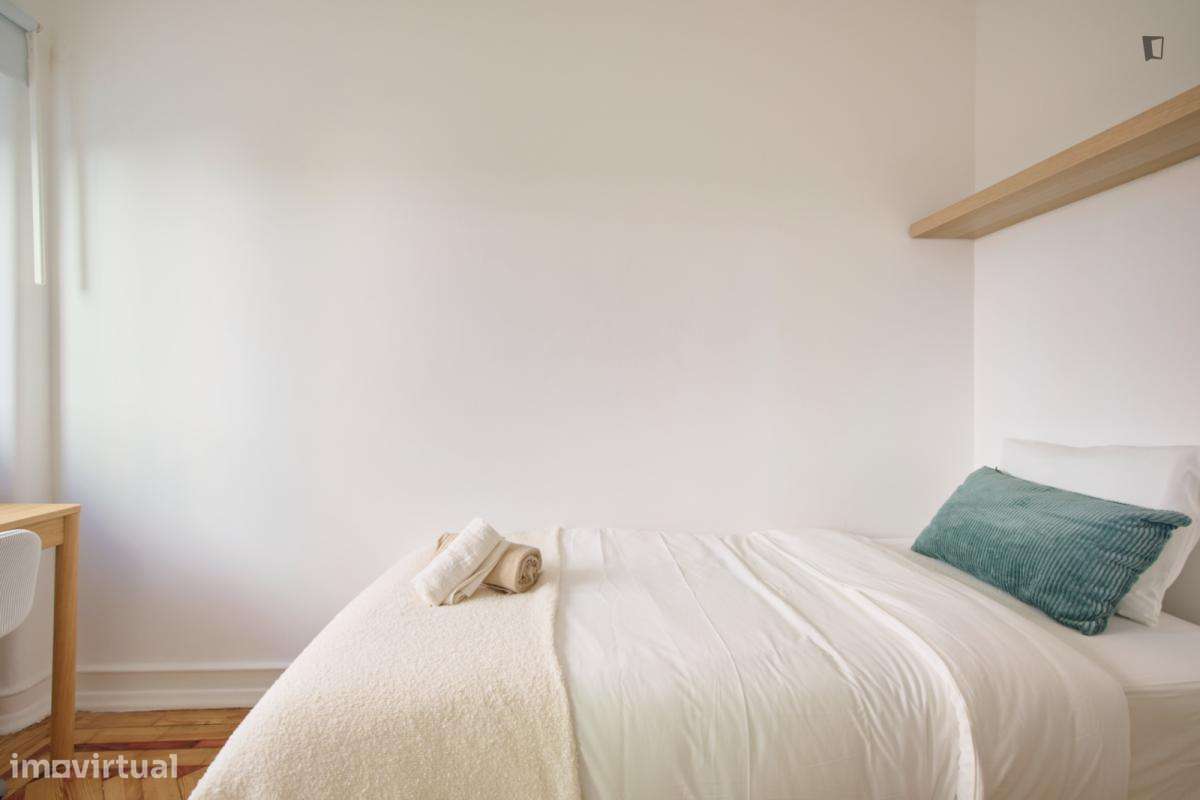 Quarto - localizado em Anjos Lisbon - Grande imagem: 4/52