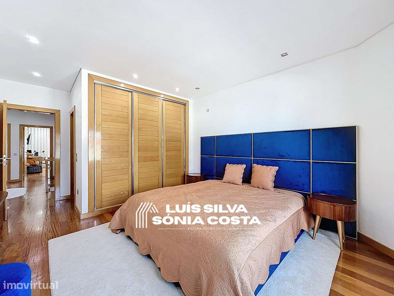 Moradia T4 Excelente Estado e Áreas | 2 Suites, Jacuzzi, Painéis...-28