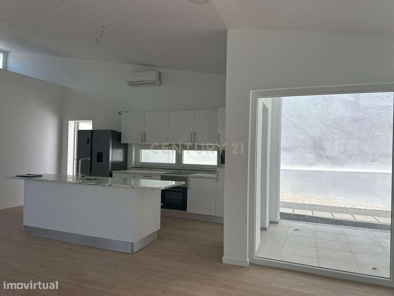 Moradia Térrea de Excelência no Alto do Índio – Conforto, Elegância e-15