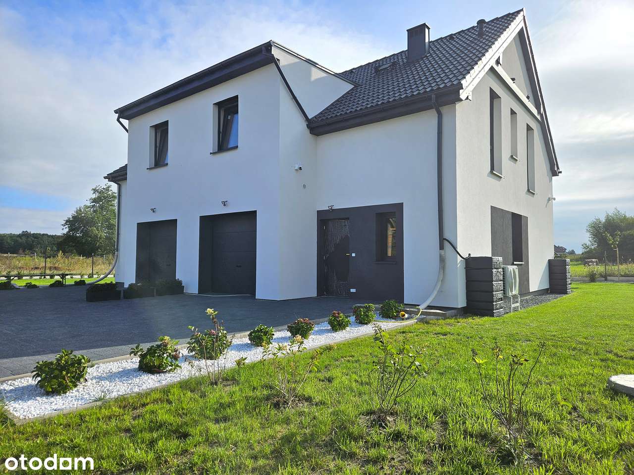 Bliźniak w wysokim standardzie | Garaż w bryle + Pompa Ciepła-0