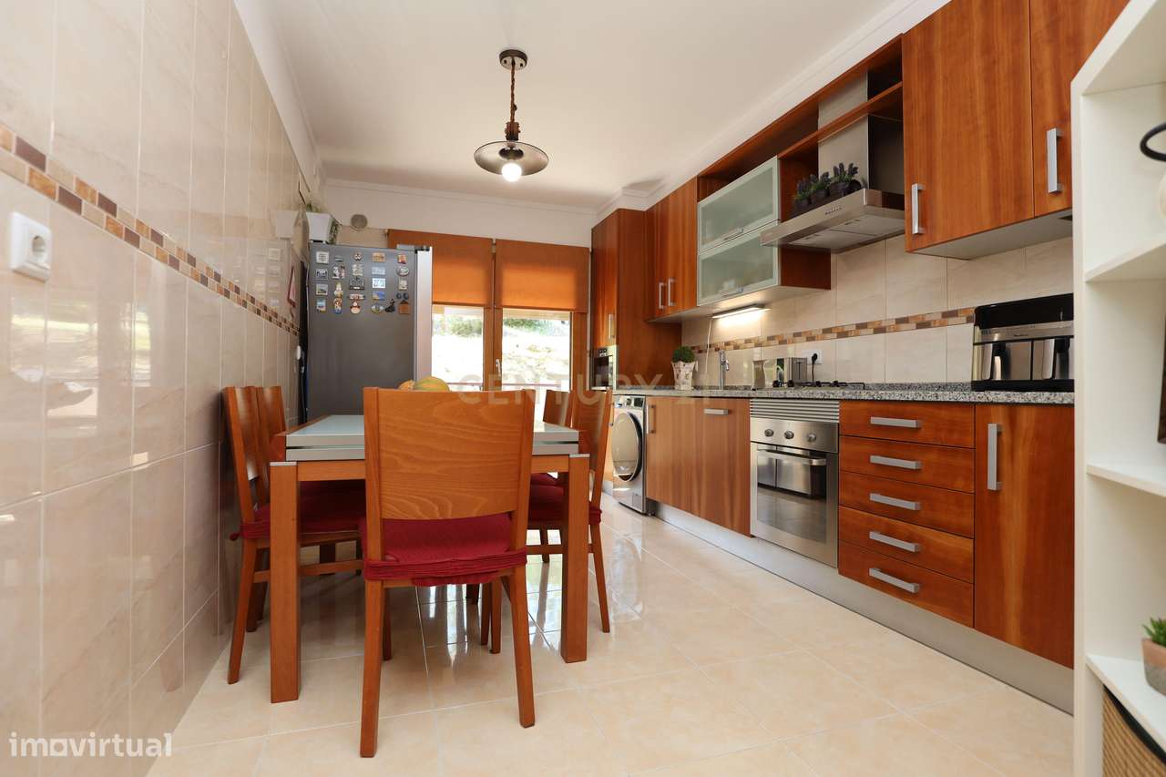 Apartamento T3  || Box 3 viaturas-19