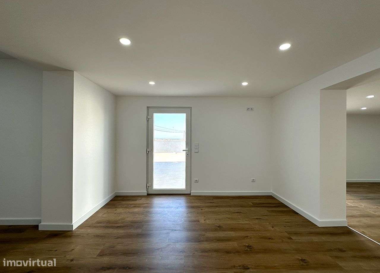 Espaçosa Moradia V4 com piscina - Coimbrã / Peniche-14