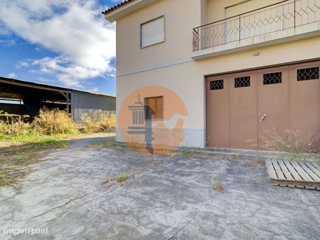 Quinta com moradia e armazéns e terreno de 5.450m2 - Grande imagem: 4/55