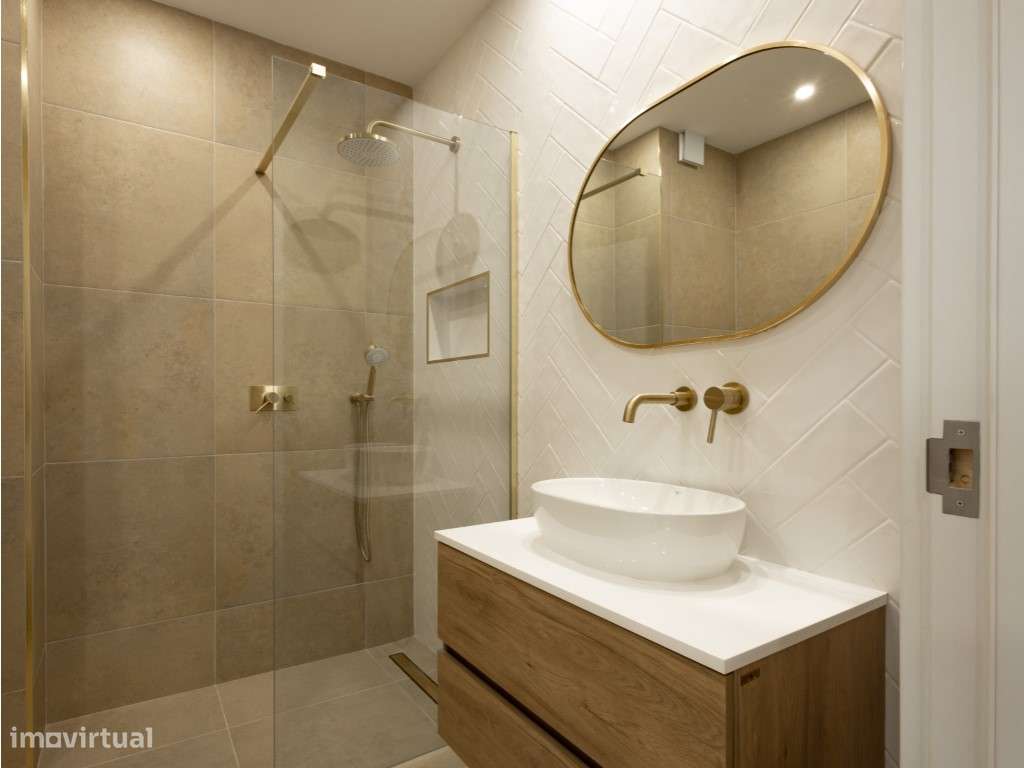 Apartamento T2 na Marginal - Primeira Linha, Figueira da Foz - Tota...-12