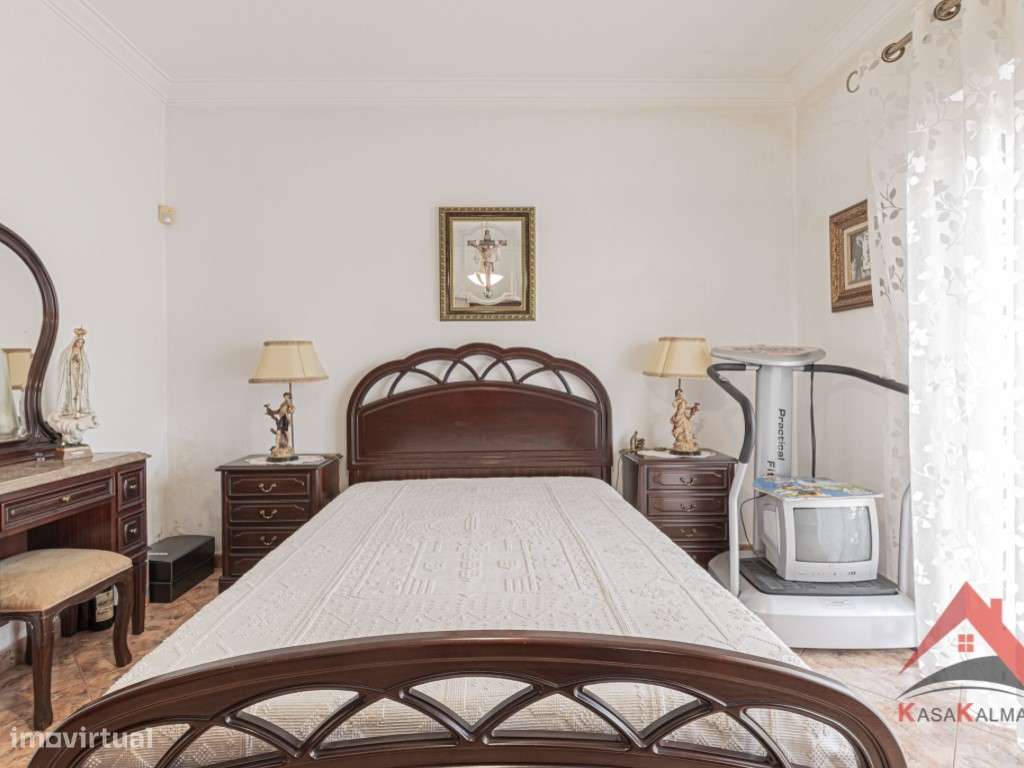 Moradia Isolada T4 com Aproveitamento de Sótão - Quinta do Conde-23