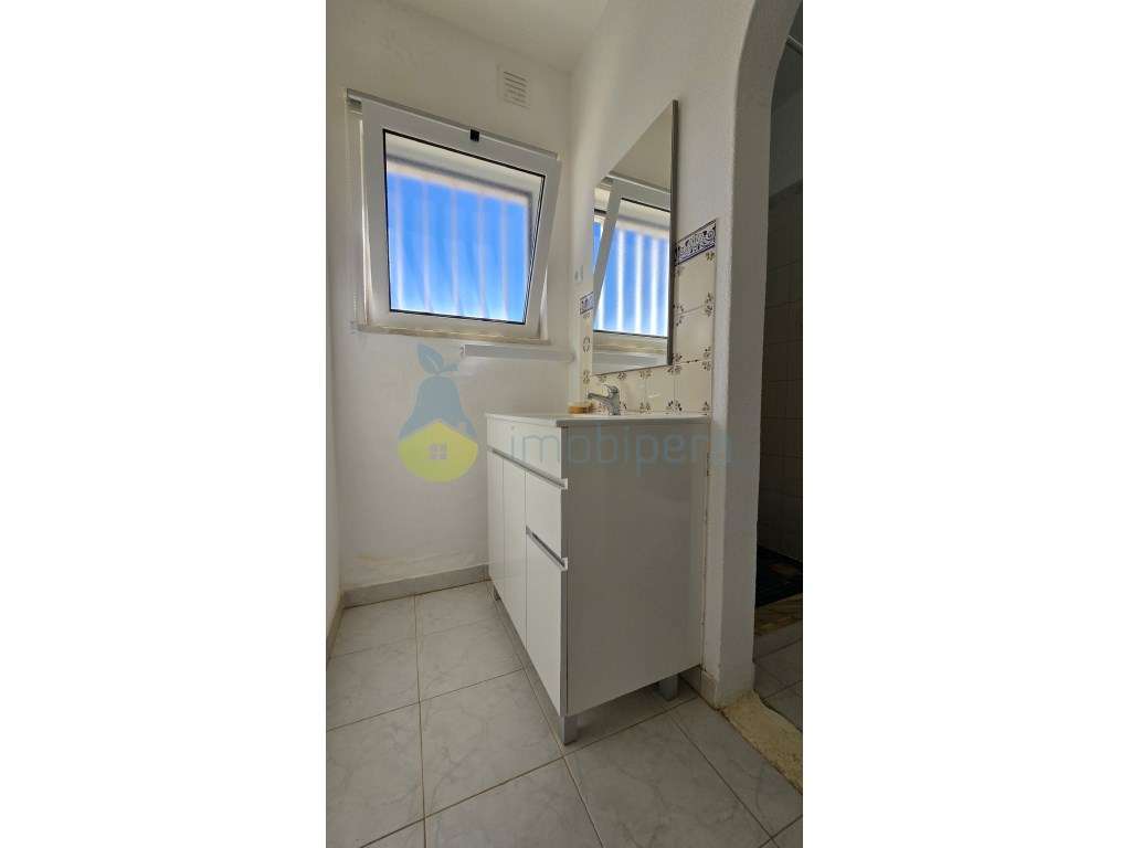 Moradia V4 com piscina e uma vista deslumbrante-30