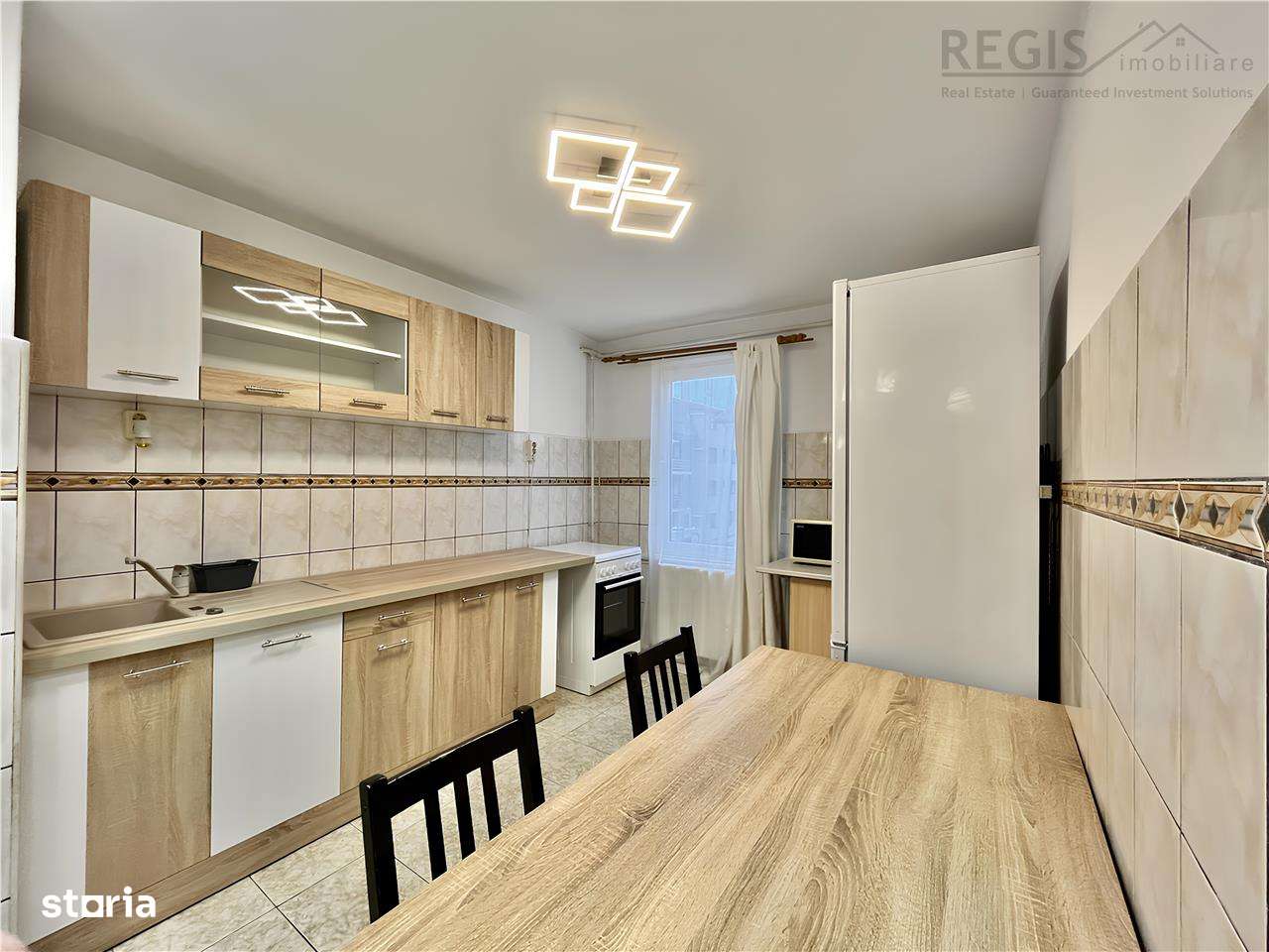 Apartament Decomandat cu 3 Camere si Parcare in Tractorul - Imagine principală: 2/9