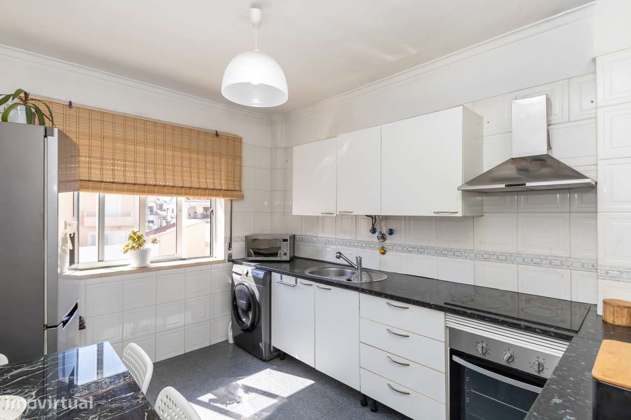 Apartamento T3 em zona central da Quinta do Conde-7