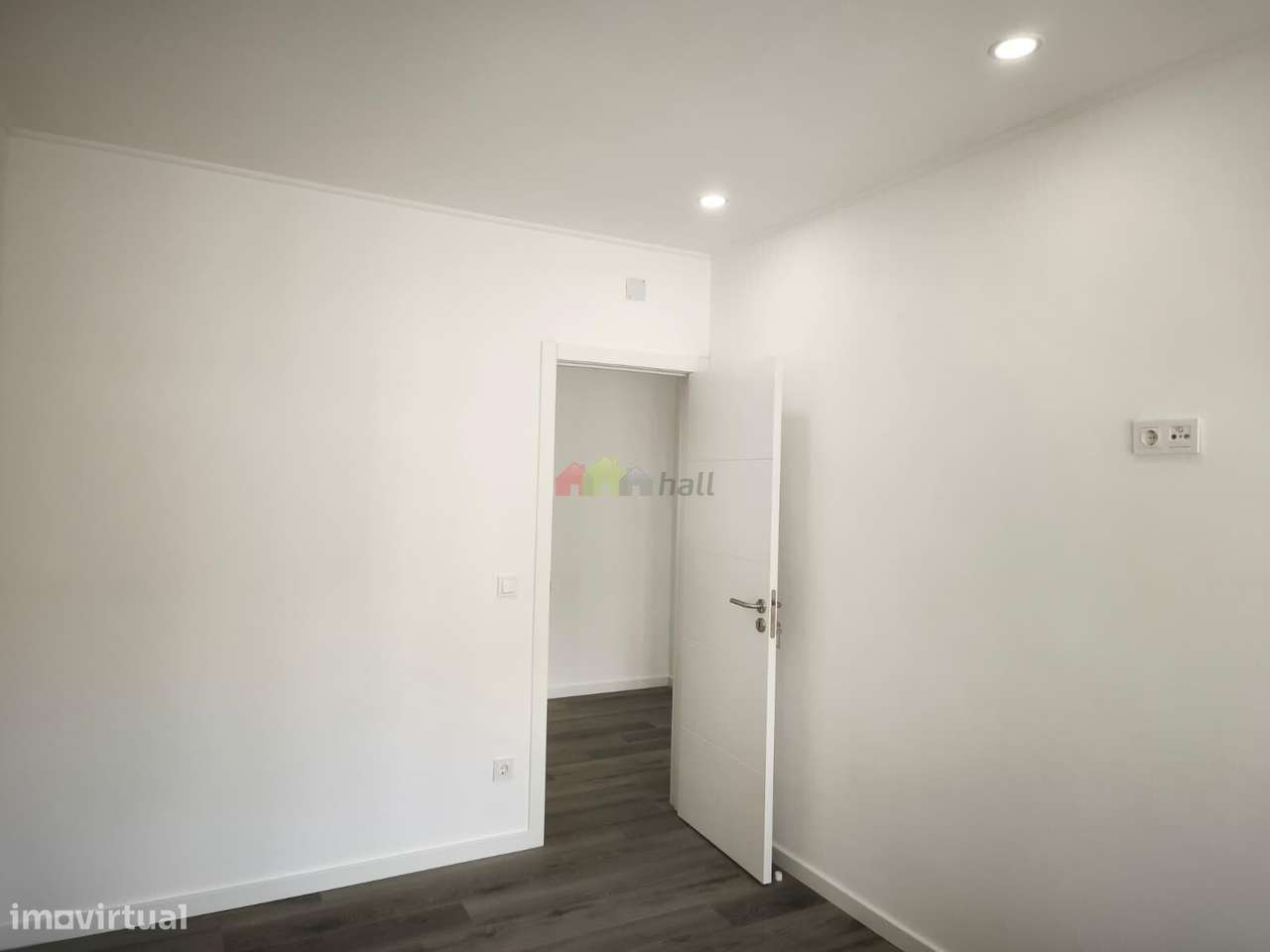 Apartamento T2 Remodelado na Baixa Banheira-8