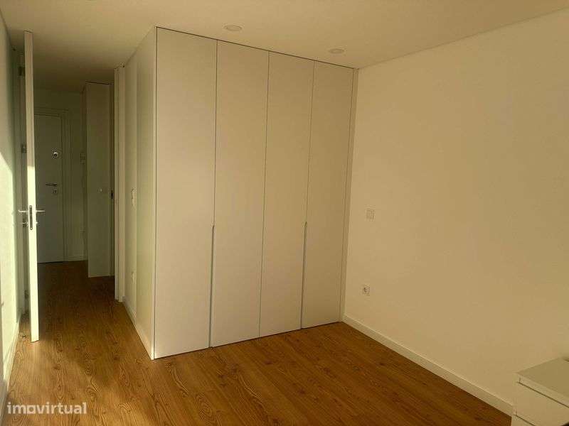 Arrendamento de apartamento T1 na Rua Henrique de Sousa Reis, 72 - Grande imagem: 4/12