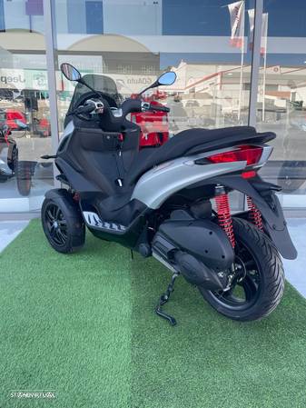 Piaggio MP3 300 - 7