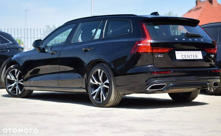 Volvo V60 T8 AWD Plug-In Hybrid R-Design - 32